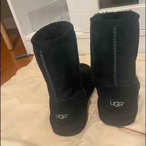 Gently used black UGG boots girl size 2 youth authentic worn twice with box